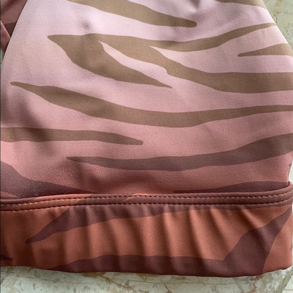 !SOLD!NWT Beach Riot Jungle Kelly Top in Rust - Picture 4 of 6